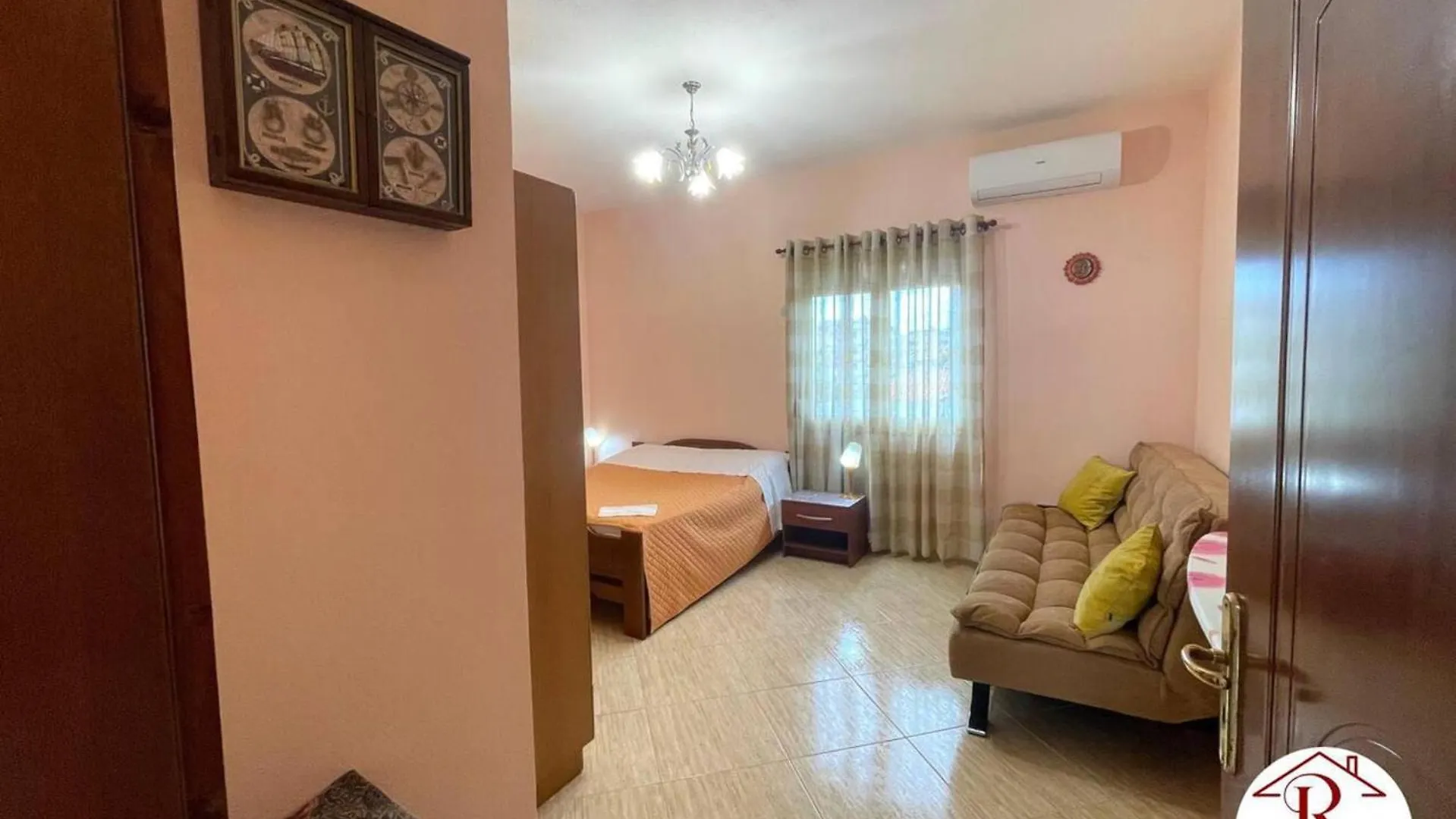 Spacious Apartment With 1 Bedrooms And Separate Ki Durres