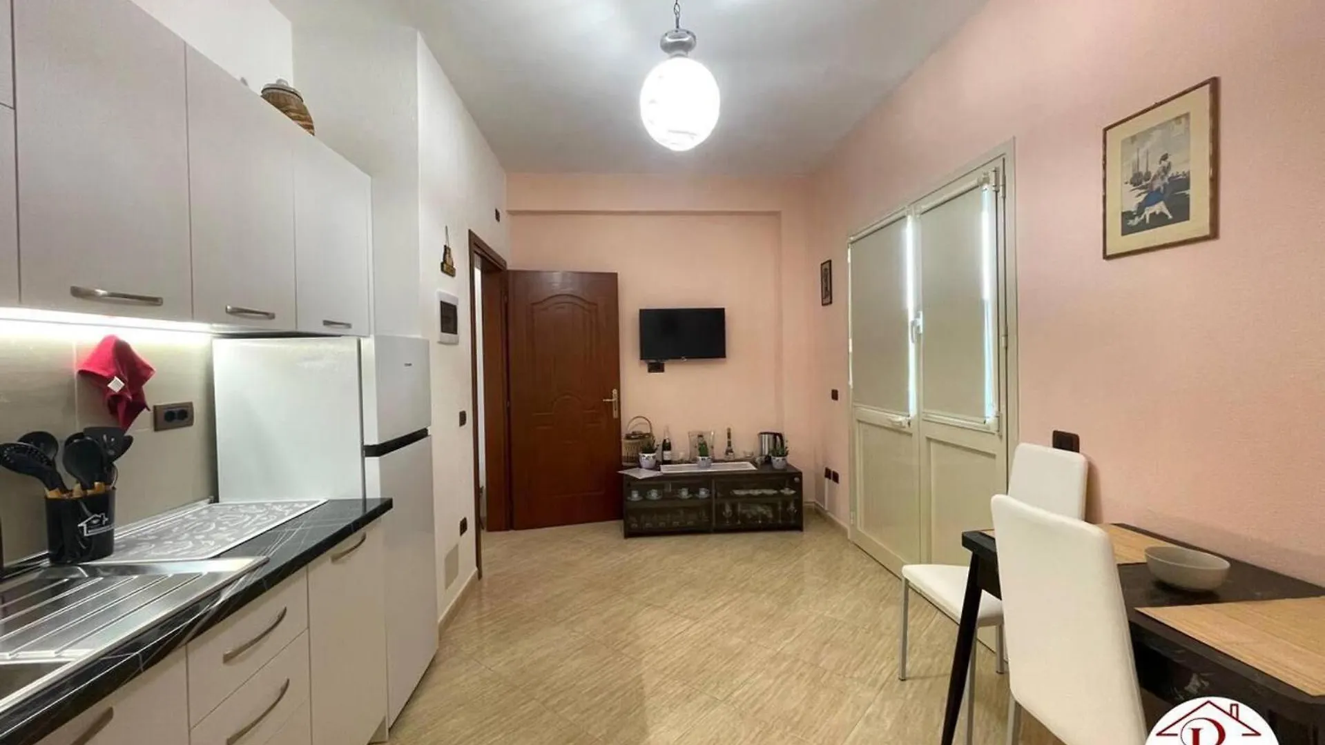 Spacious Apartment With 1 Bedrooms And Separate Ki Durres