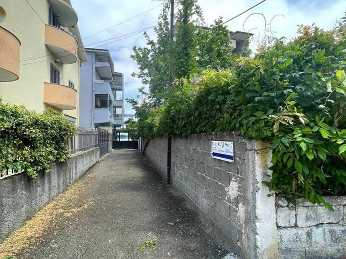 Spacious Apartment With 1 Bedrooms And Separate Ki Durres Albania
