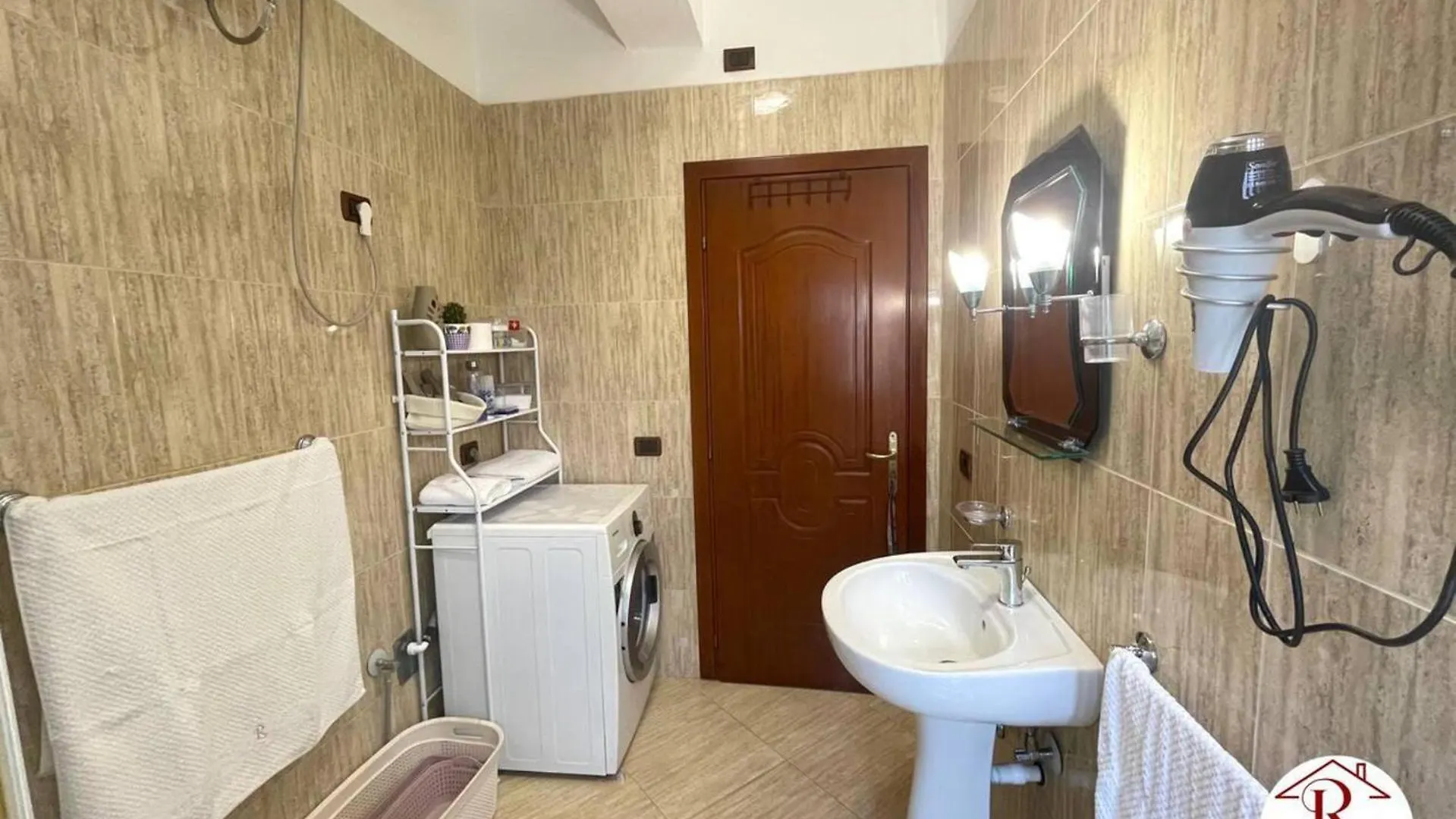 Spacious Apartment With 1 Bedrooms And Separate Ki Durres