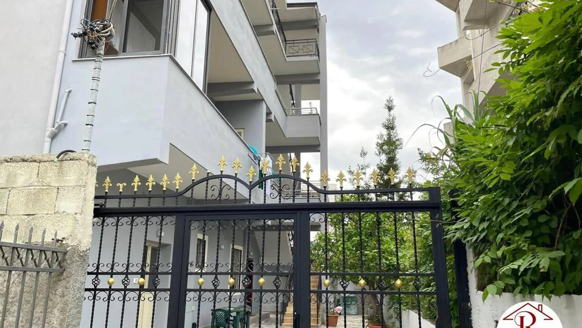 Spacious Apartment With 1 Bedrooms And Separate Ki Durres